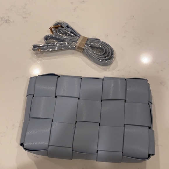 Periwinkle Woven Crossbody Bag NEW! - Picture 6 of 7